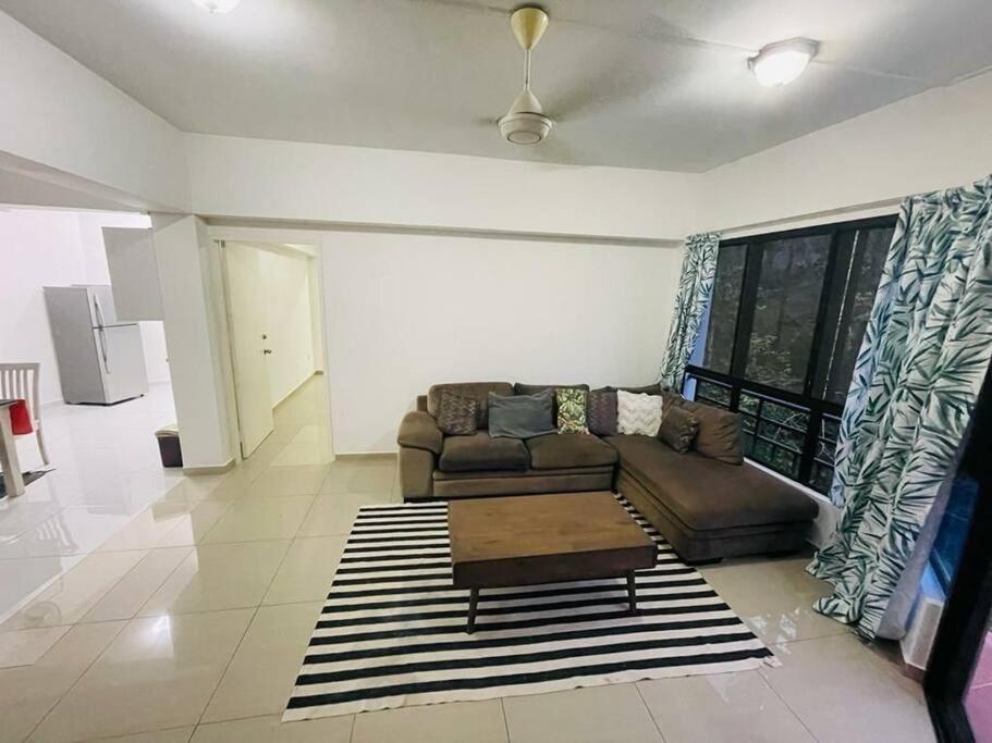 Kk Jungle Hideaway Lovely Apartment 5 Mins Walk To Town 코타키나발루 외부 사진